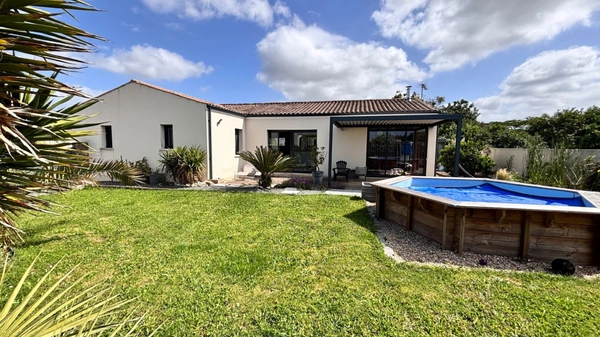 Pavillon de plain-pied -131 m² - 5 pièces - 3 chambres  - CABARIOT (17)