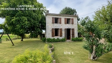 Ensemble immobilier : maison + gîte + annexe + garage, atelier et jardin clos à  NIEUL LES SAINTES (17)