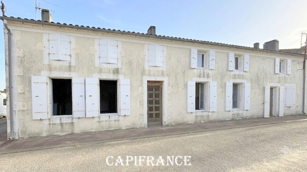 Maison charentaise en pierre à rénover - 9 pièces - 190 m² habitables - 5 chambres - Dépendances & Grenier Réhabilitable - MORAGNE (17)