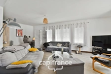 Maison à vendre 4 pièces POURSAY GARNAUD (17) avec jardin et garage, proche commerces