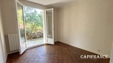 Maison à vendre charmant plain-pied en pierre de taille - 3 chambres - jardin clos et boisé - à FONTCOUVERTE (17100)