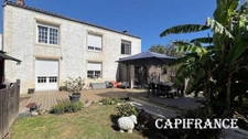 A vendre Belle Propriété en pierre - 10 pièces - 6 chambres - 295 m² habitables avec gîte attenant 6 personnes - LE DOUHET (17)