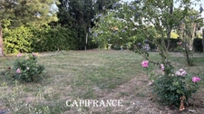 Charentaise stone house to renovate - 9 rooms - 190 m² of living space - 5 bedrooms - Outbuildings & Convertible attic - MORAGNE (17)