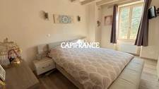 Maison charentaise en pierre - 120 m² habitables - 4 chambres + 1 bureau - TAILLEBOURG au coeur du village