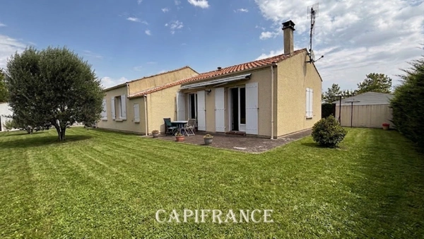 Pavillon de plain-pied - 99 m² - 3 chambres - jardin - garage - PORT D'ENVAUX