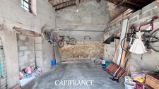Family home with 6 rooms - 5 bedrooms - 234 m² of living space - garages and enclosed garden in PORT D'ENVAUX (17)