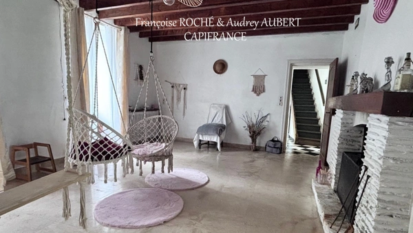 Maison à vendre 2 en 1 - 7 pièces - 5 chambres à TAILLEBOURG (17)