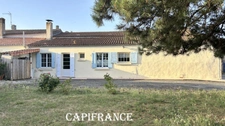 Charentaise stone house to renovate - 9 rooms - 190 m² of living space - 5 bedrooms - Outbuildings & Convertible attic - MORAGNE (17)