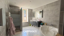 Maison charentaise en pierre - 120 m² habitables - 4 chambres + 1 bureau - TAILLEBOURG au coeur du village