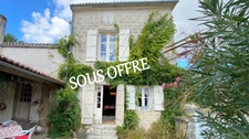 Maison à vendre 5 pièces - 120 m² - 2 chambres voir plus - pleine de charme à FENIOUX (17)