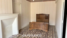 Charentaise stone house to renovate - 9 rooms - 190 m² of living space - 5 bedrooms - Outbuildings & Convertible attic - MORAGNE (17)