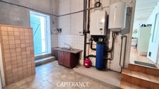 Family home with 6 rooms - 5 bedrooms - 234 m² of living space - garages and enclosed garden in PORT D'ENVAUX (17)