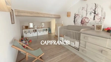 Maison charentaise en pierre - au coeur du village  - 120 m² habitables - 5 chambres dont 3 dans le grenier aménagé