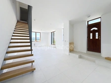 Maison mitoyenne triplex entièrement rénovée -  CERCIER (74)