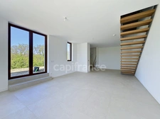 Maison mitoyenne triplex entièrement rénovée -  CERCIER (74)