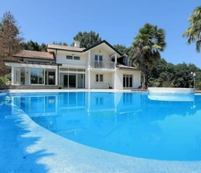 Rare and refined property - 322m² - YVOIRE (74)