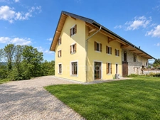 Maison mitoyenne triplex entièrement rénovée -  CERCIER (74)