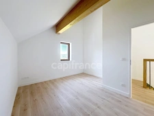 Maison mitoyenne triplex entièrement rénovée -  CERCIER (74)
