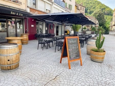 À VENDRE – RESTAURANT CAVE À VIN AVEC GRANDE TERRASSE À MAZAMET