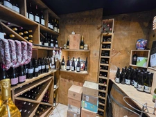 À VENDRE – RESTAURANT CAVE À VIN AVEC GRANDE TERRASSE À MAZAMET