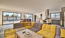 Dpt Charente Maritime (17), for sale near LA ROCHELLE house P7 of 153.7 m² - Land of 568.00 m² - Single storey