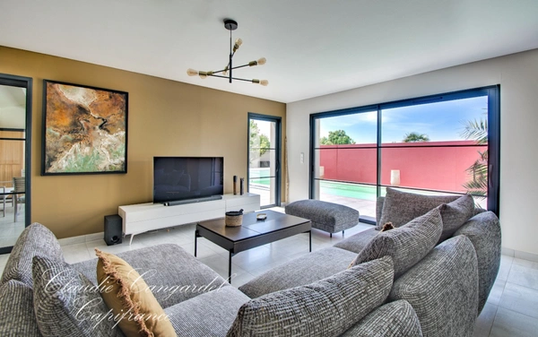 Villa contemporaine de plain-pied, proche LA ROCHELLE, 4 chambres, avec piscine, sans vis à vis, à deux pas de l’océan