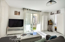 APPARTEMENT 3 PIÈCES AU CŒUR D’UNE RÉSIDENCE DE STANDING AVEC PISCINE, DANS UN ÉCRIN DE VERDURE AUX PORTES DE LA ROCHELLE