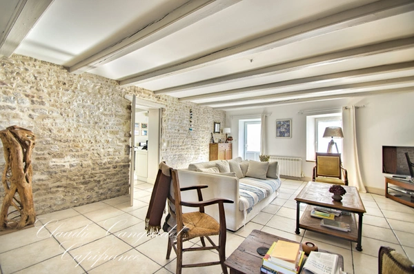 Maison de charme en pierre à vendre 6 pièces, 4 chambres à MARSILLY (17)