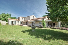 Maison à vendre de 217 m² au calme, sur plus de 2 100 m² de parcelle, à 7 min de Châtelaillon-Plage
