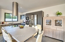 Dpt Charente Maritime (17), for sale near LA ROCHELLE house P7 of 153.7 m² - Land of 568.00 m² - Single storey