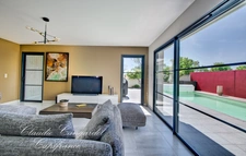 Villa contemporaine de plain-pied, proche LA ROCHELLE, 4 chambres, avec piscine, sans vis à vis, à deux pas de l’océan
