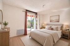 Marsilly – Maison à vendre de plain-pied au calme avec beau jardin arboré, 4 chambres, sur parcelle de 700m²