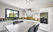 Villa contemporaine de plain-pied, proche LA ROCHELLE, 4 chambres, avec piscine, sans vis à vis, à deux pas de l’océan