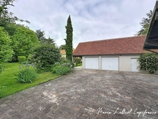 Property Exposed stones, 242m², 5 bedrooms, Children's dormitory and mezzanine, Loiret, Swimming pool, Jacuzzi, Tennis court, Garage, Car Port