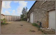 Dpt Loiret (45), à vendre YEVRE LE CHATEL maison 7p, 220m² sup. utile, 4 chambres, dépendances, garages