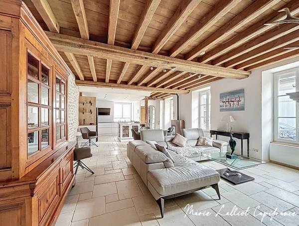 Maison à vendre 8 pièces ESCRENNES (45), 250m², 2 Granges, 4 chambres et +