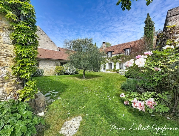 Propriété en pierres à vendre 16 pièces, 450m², 7 chambres, salle de Jeux, Dépendances