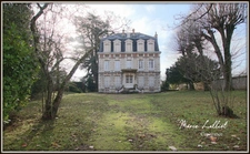 Dpt Loiret (45), for sale PITHIVIERS center, Ground Floor Apartment, Bourgeois House, garage, Garden, cellar, 3 bedrooms