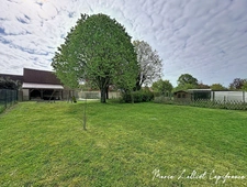 Maison à vendre 7 pièces YEVRE LA VILLE (45), Propriété en Pierres apparentes, 5 chambres, Grange, Piscinable, Grand séjour.