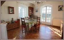 House for sale, 12 rooms, large living room, 6 bedrooms, tennis court, woods, stream