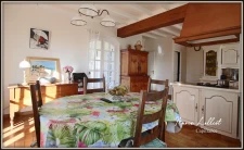 House for sale, 12 rooms, large living room, 6 bedrooms, tennis court, woods, stream