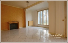 Dpt Loiret (45), for sale PITHIVIERS center, Ground Floor Apartment, Bourgeois House, garage, Garden, cellar, 3 bedrooms