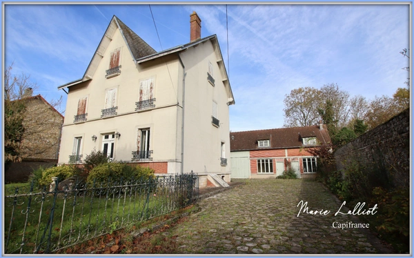 Maison Bourgeoise à vendre 8 pièces PUISEAUX, dépendances, garage, jardin clos, Piscinable, 5 chambres