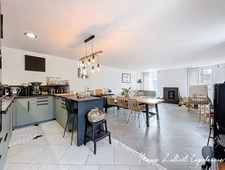 Maison à vendre 7 pièces YEVRE LA VILLE (45), Propriété en Pierres apparentes, 5 chambres, Grange, Piscinable, Grand séjour.
