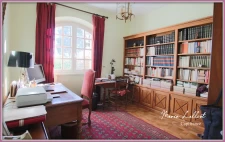 House for sale, 12 rooms, large living room, 6 bedrooms, tennis court, woods, stream