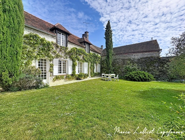 Propriété en pierres à vendre 16 pièces, 450m², 7 chambres, salle de Jeux, Dépendances