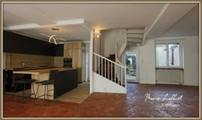 Dpt Loiret (45), à vendre coeur de ville PUISEAUX, 191m², 5 chambres, cour, pierres, poutres, tomettes
