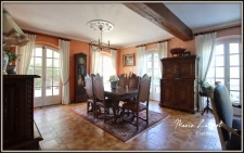 House for sale, 12 rooms, large living room, 6 bedrooms, tennis court, woods, stream