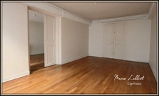 Maison à vendre 9 pièces PITHIVIERS (45), 6 chambres, plain pied, parquet massif, cave, grenier, 2 cours.