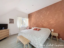 Maison à vendre 7 pièces YEVRE LA VILLE (45), Propriété en Pierres apparentes, 5 chambres, Grange, Piscinable, Grand séjour.